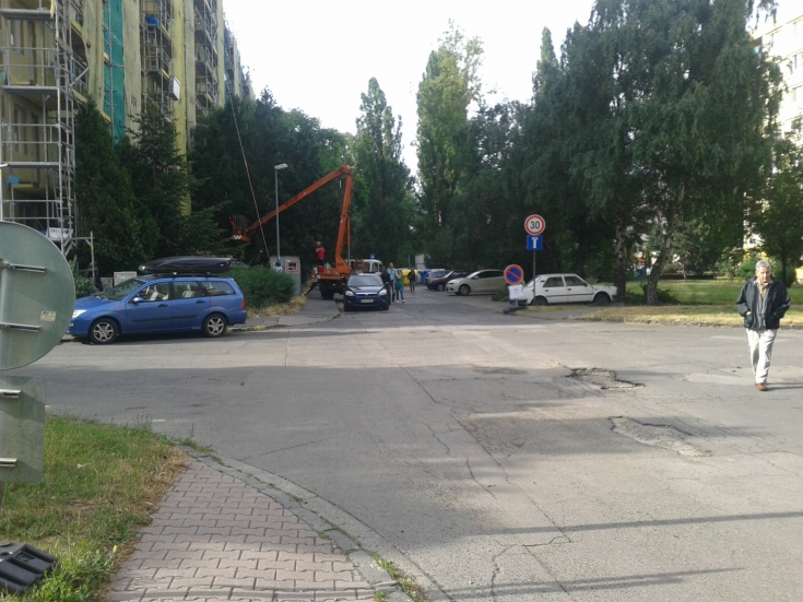 V Ružinove prebieha blokové čistenie komunikácií 