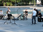Erik Rothenstein Band na fontáne v Parku Andreja Hlinku