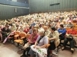 Maroš Bango a jeho hosť spievali ružinovským matkám - seniorkám