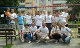 Dobrovoľníci počas podujatia Naše mesto skrášľovali Ružinov