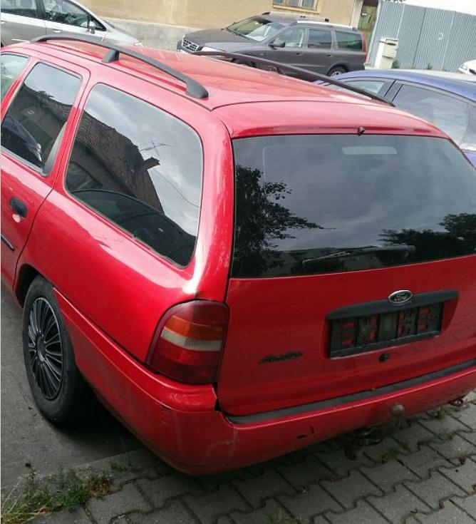 Mestská polícia pomáha čistiť Ružinov od vrakov 