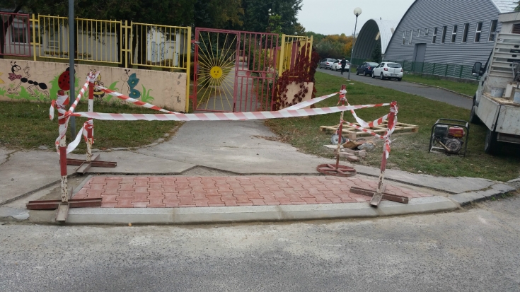V Ružinove pribúdajú ďalšie bezbariérové zjazdy z chodníkov
